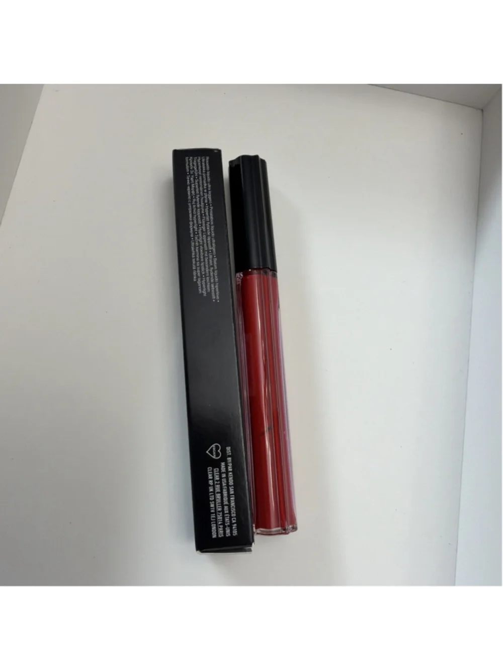 KVD Everlasting Hyperlight Liquid Lipstick Bloodflower 76 Full Size 7 mL
